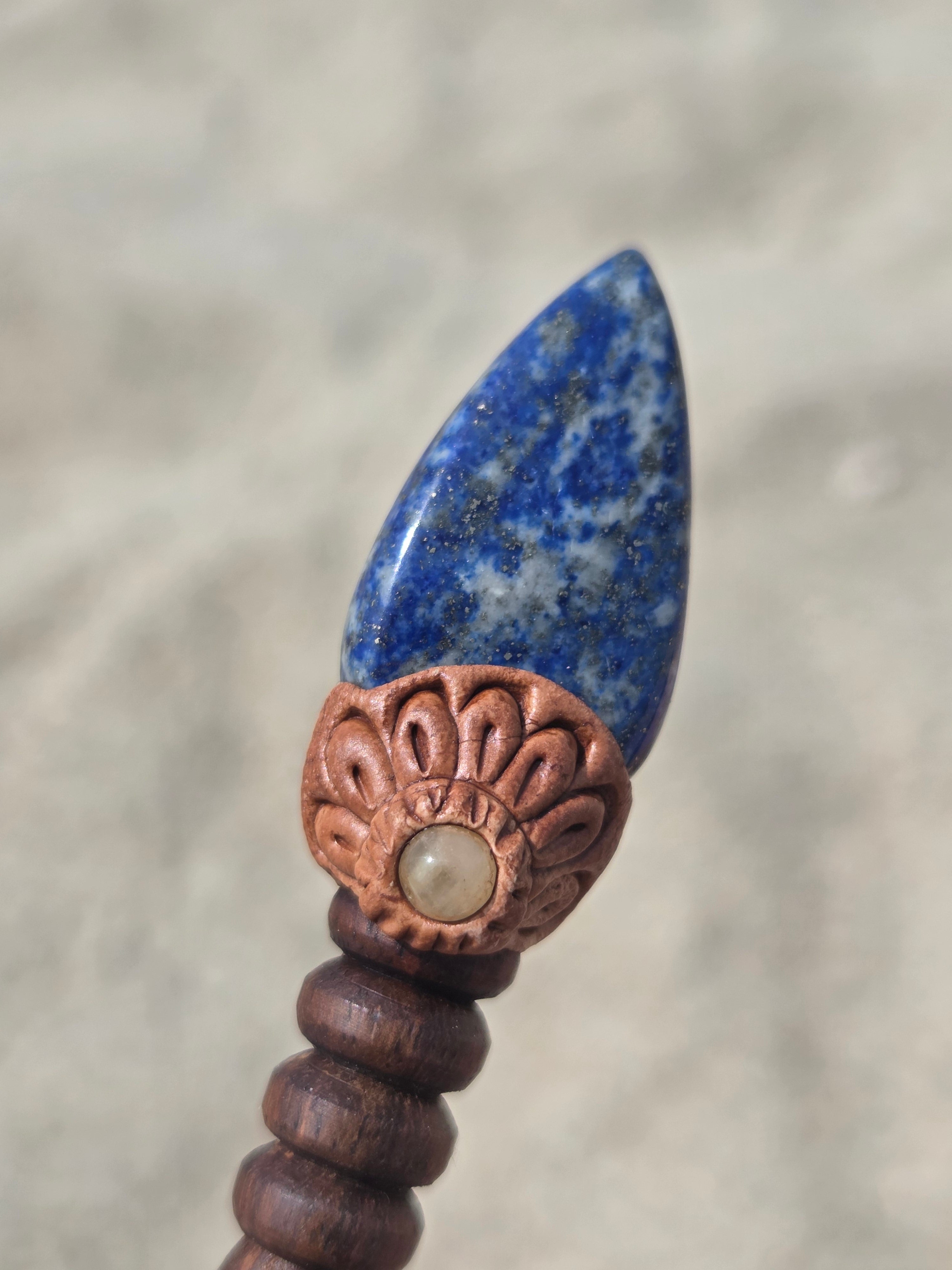 Bâton de cheveux en bois & lapis-lazuli