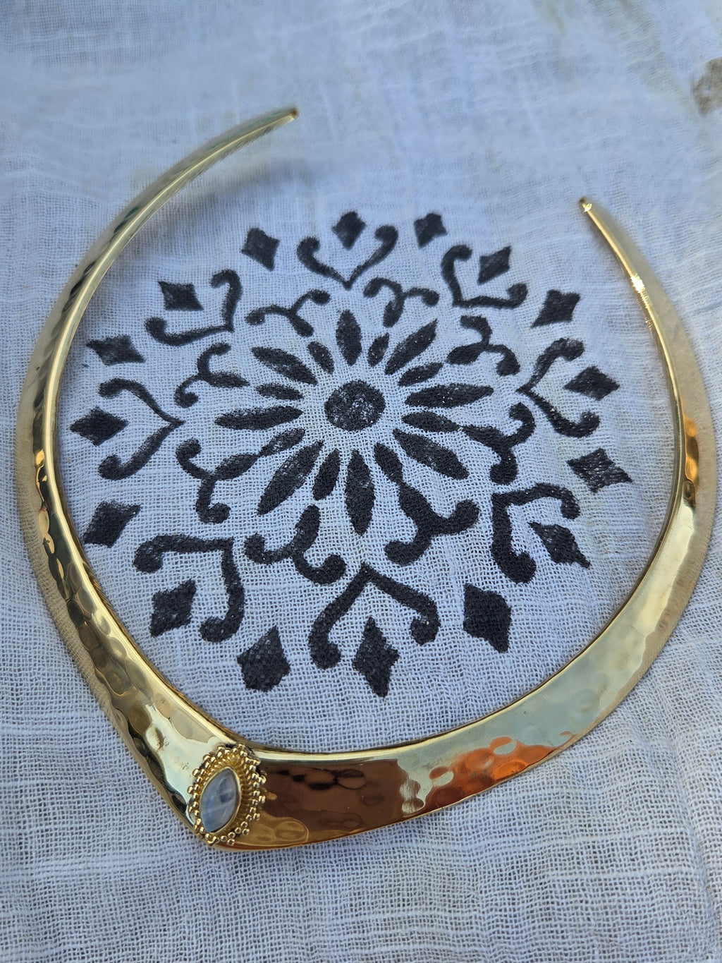 Moon collier